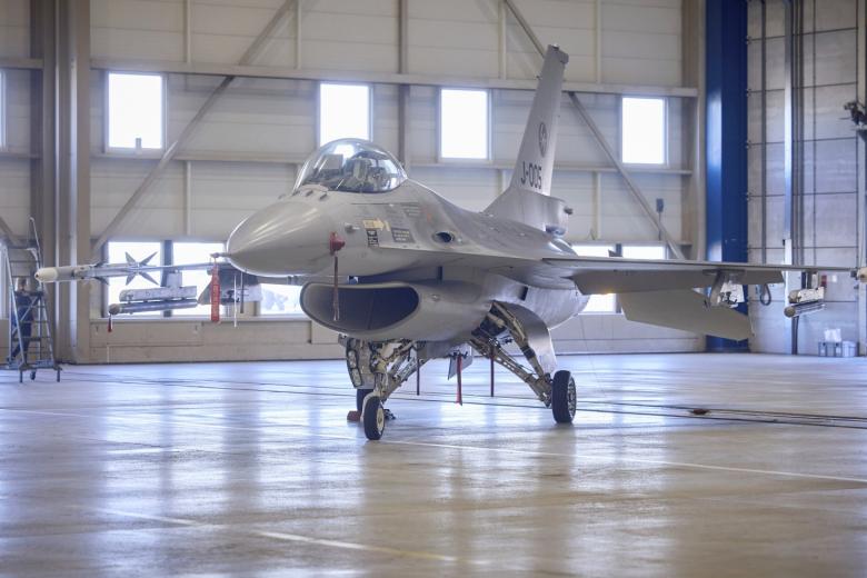 F-16