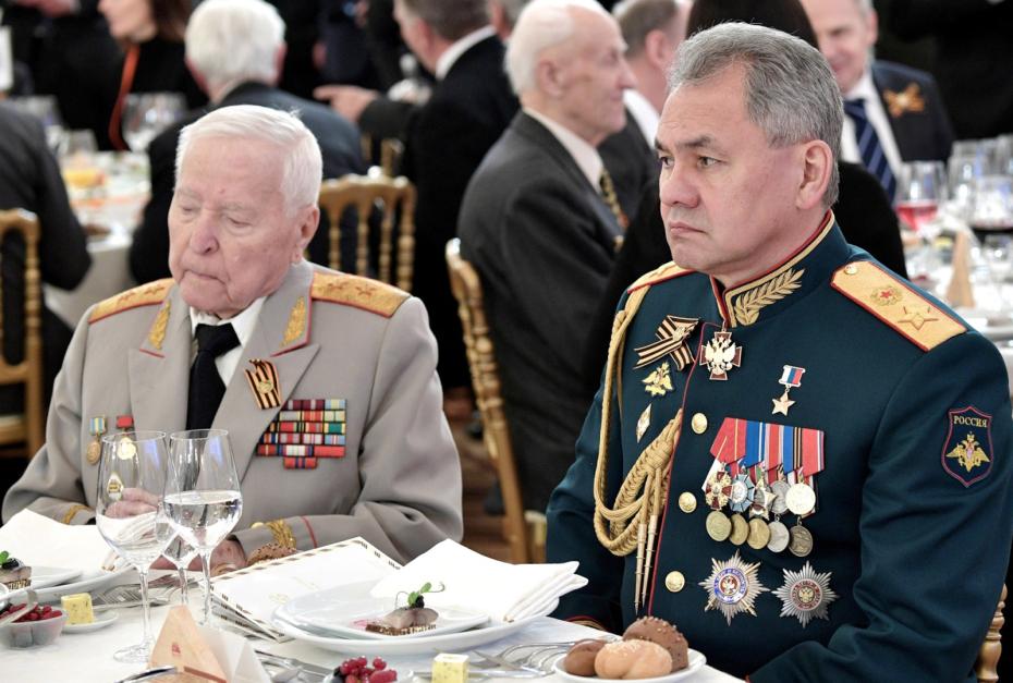 Перед началом торжественного приёма по случаю Дня Победы