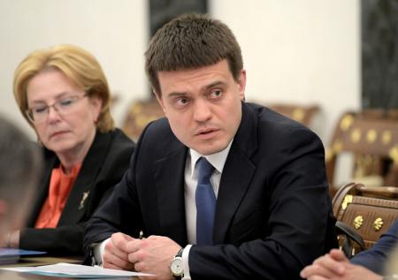 Путин потребовал от Котюкова разобраться с сокращением набора на филфаки