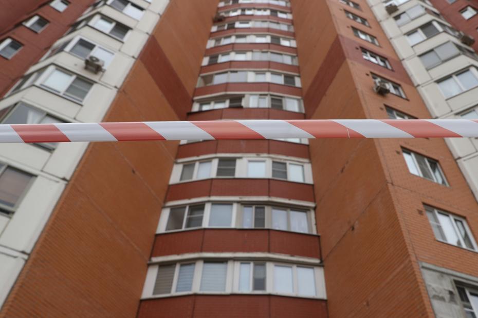 На месте падения беспилотника. По данным Минобороны РФ, ПВО сбили два ударных БПЛА: один в районе Красногорска, другой в районе Часцов