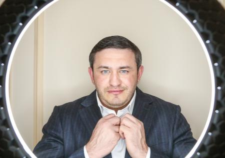 Кто такой Виталий Бородин, который пытается «отменять» российских артистов