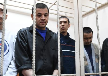 Фигуранту дела о теракте в метро Петербурга стало плохо в суде
