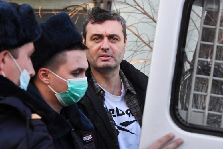 Артем Самсонов