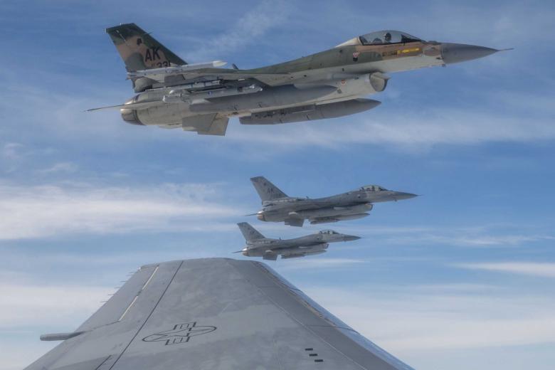  F-16