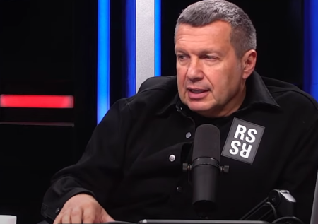 «Грешницу надо лечить!»: Соловьёва взбесил «целлюлит на фоне соборов»