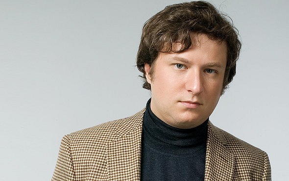 Антон Долин