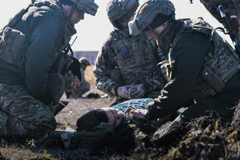 Военнослужащие вооруженных сил Украины в зоне боевых действий