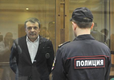 Экс-полковника СКР Максименко содержат в одиночной камере, которой нет