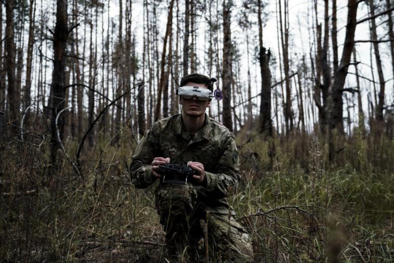 Солдат ВСУ в зоне боевых действий