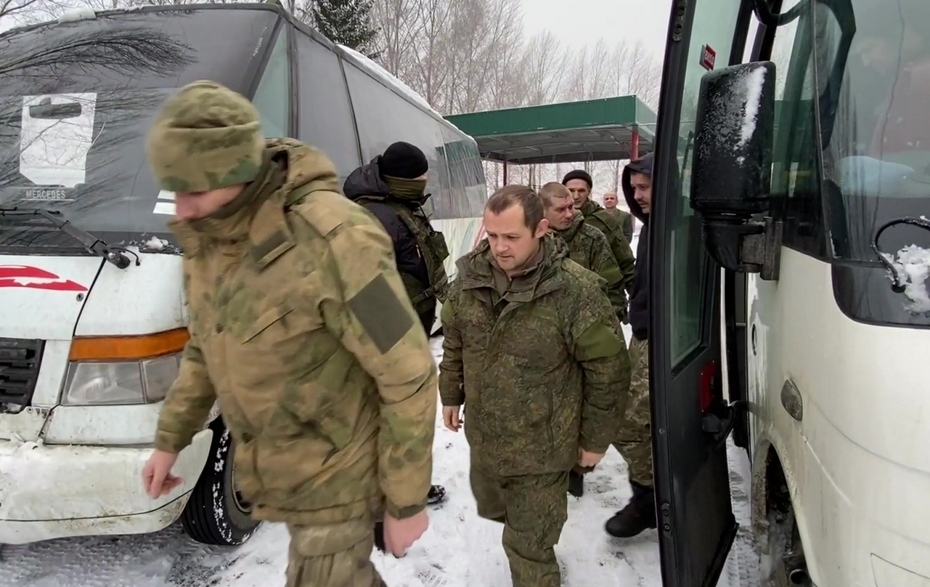 Российские военнослужащие, вернувшиеся из украинского плена, в Белгородской области