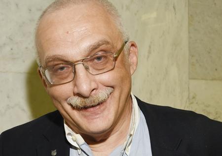 Александр Друзь стал богаче после скандала с подкупом