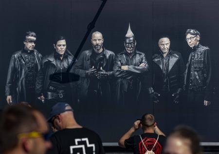 «Будет непросто отмыться»: музыкальный критик не исключил распад Rammstein
