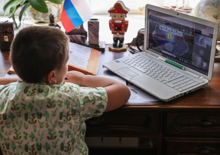 Все школы Астрахани переведут на дистанционку из-за свиного гриппа