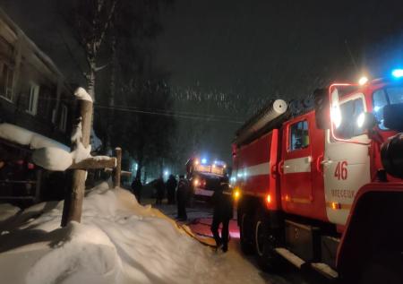 При пожаре в Архангельской области погибли мать и четверо детей