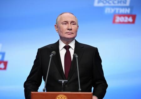 Стало известно, с каким отрывом Путин лидирует на выборах президента России