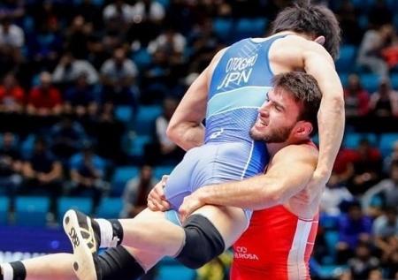 Рашидов с третьей попытки стал чемпионом мира по вольной борьбе