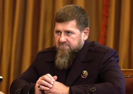 Кадыров поручил усилить борьбу с клеветой и фейками в соцсетях