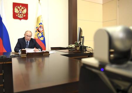 Путин предложил Совбезу определить позицию РФ по ДОН