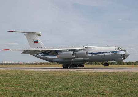 Самолет с освобожденными из плена военными РФ приземлился в Подмосковье