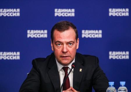 Медведев пригрозил немедленным выдворением одной категории мигрантов