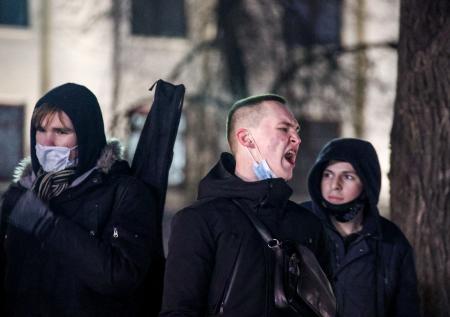 Задержанные на акциях в Москве проводят митинги в спецприёмниках