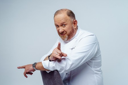 Шеф-повар Константин Ивлев объяснил, почему готовит по ночам борщ