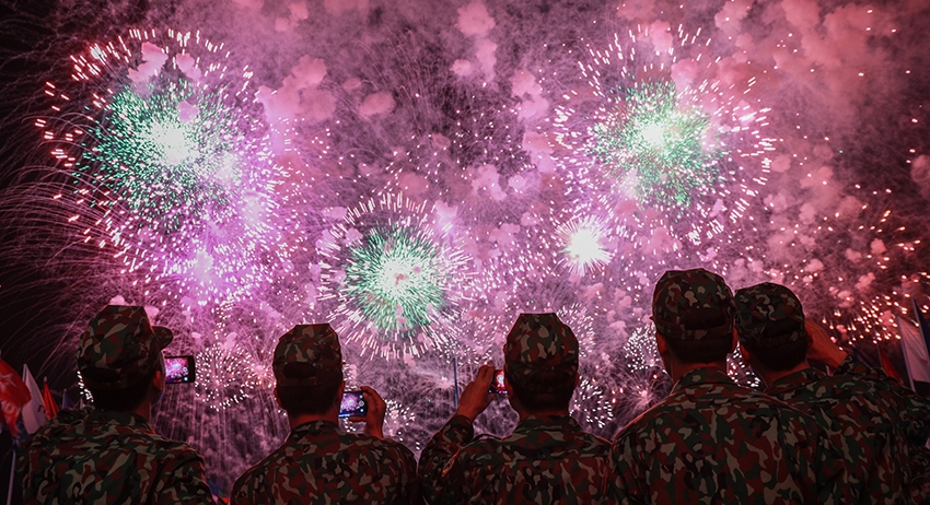 Праздничный салют