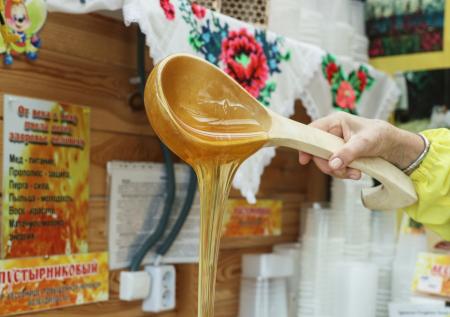 Россиян предупредили о фальсификате в продаваемом в магазинах меду