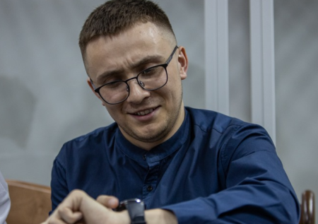 Протестующие требуют от Зеленского освободить националиста Стерненко