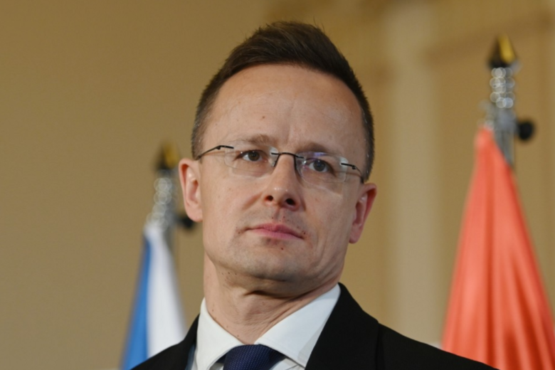 Петер Сийярто