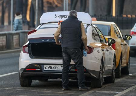 Пользователи пожаловались на сбой в работе «Яндекс.Такси»