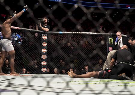 Колыбель боёв принимает UFC: 10 интриг турнира в Питере