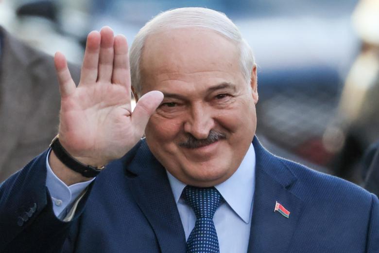 Президент Белоруссии Александр Лукашенко перед началом неформальной встречи глав государств — участников СНГ