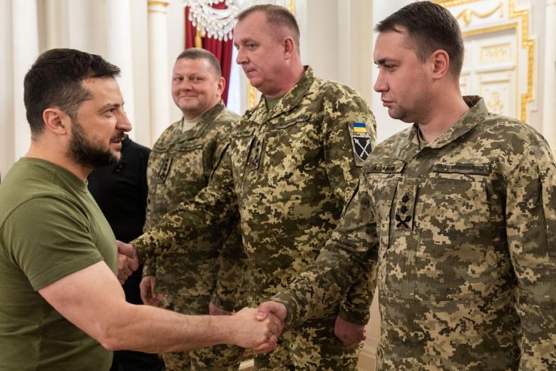 Кирилл Буданов (справа)
