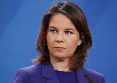 Бербок вызвала в МИД Германии российского посла