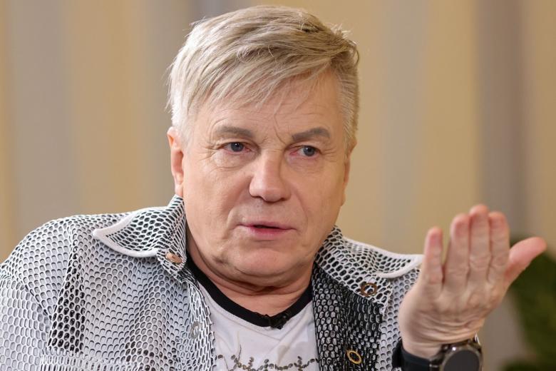 Певец Виктор Салтыков во время интервью интернет-изданию NEWS.ru
