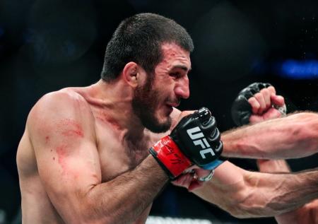 Рамазан Эмеев выбыл из боя на турнире UFC Fight Night 167
