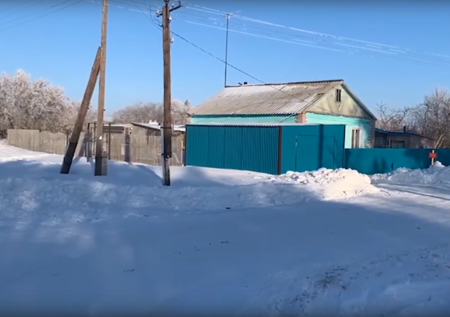 СК РФ опубликовал видео с места тройного убийства в селе Юрьевка под Омском