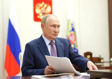 Путин согласился «подвинуться» ради ремонта Кремля