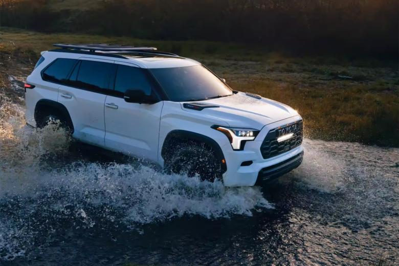 Toyota Sequoia 2023 года