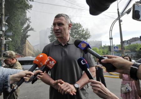 Кличко призвал киевлян подготовить теплую одежду к зиме