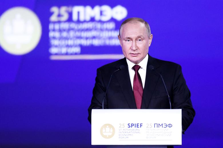 Владимир Путин на ПМЭФ-2022