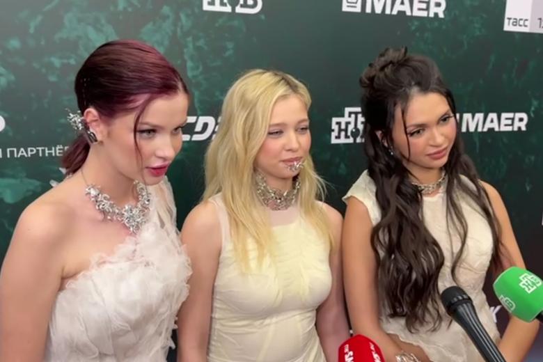 Участницы нового состава группы SEREBRO