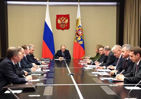 Путин обсудил ситуацию в Идлибе с постоянными членами Совета Безопасности
