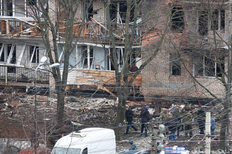 Обстановка на месте ЧП в жилом доме в Санкт-Петербурге