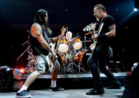 Metallica начала показывать старые концерты для просмотра на карантине