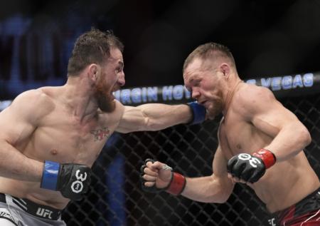 Безвольный Ян и доминирующий Волков: как прошел UFC Fight Night 221