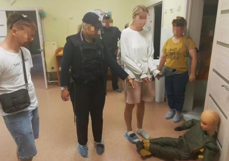 В Бийске воспитатель избивала младенцев в детдоме