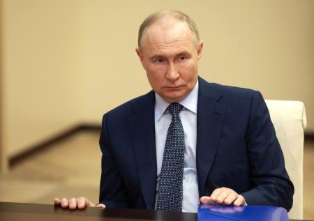 Путин подписал закон о семейной налоговой выплате