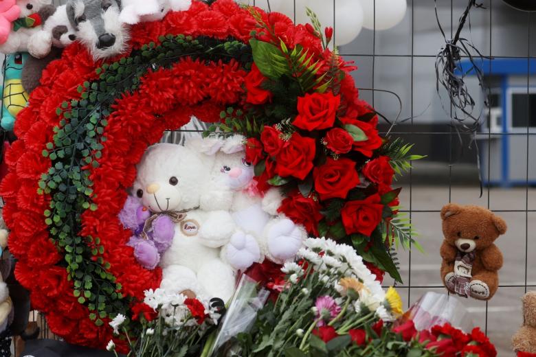 Акция памяти жертв теракта в подмосковном «Крокус Сити Холле»